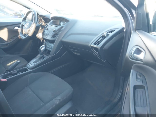 Ford FOCUS SE 2016 1FADP3F24GL277093 Image 5