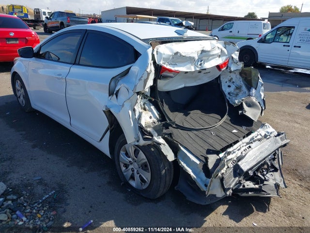 5NPDH4AE2GH716648 Hyundai ELANTRA SE