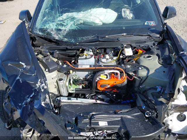2024 TESLA MODEL 3 5YJ3E1ET5RF828356 Photo 9