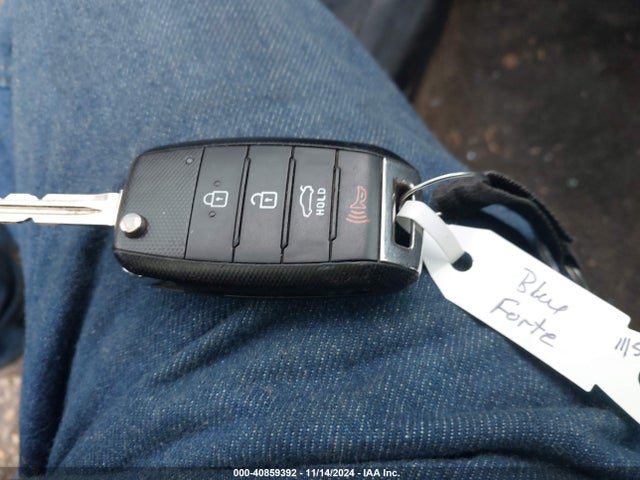 3KPFK4A76JE273721 KIA FORTE LX