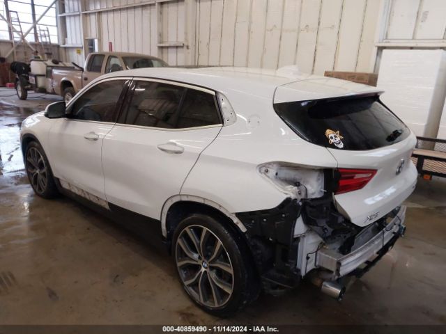 2018 BMW X2 WBXYJ5C37JEF79758 Photo 2