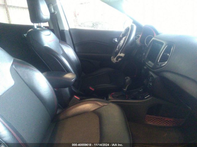 3C4NJDDB7KT748014 Jeep Compass Trailhawk 4x4
