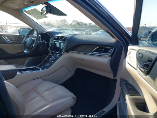 1LN6L9NP6H5607526 Lincoln Continental Reserve