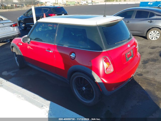 2004 MINI COOPER S WMWRE33404TD83791 Photo 2