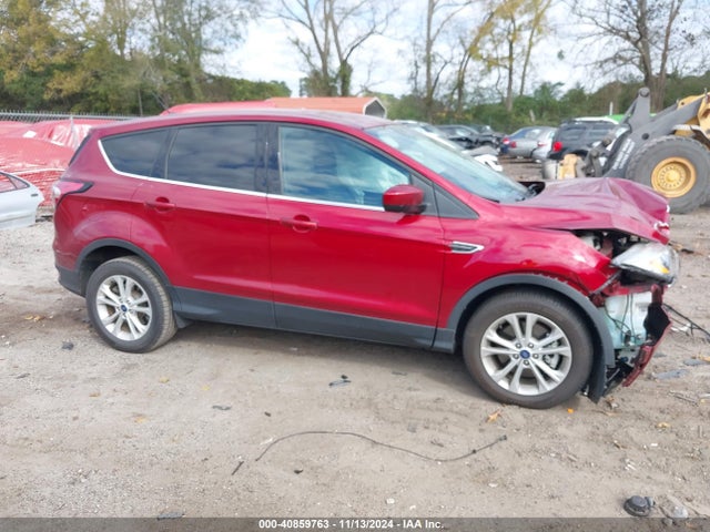 1FMCU0G92HUE35396 Ford ESCAPE SE