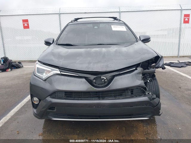 JTMDFREV1JJ216041 Toyota Rav4 Limited