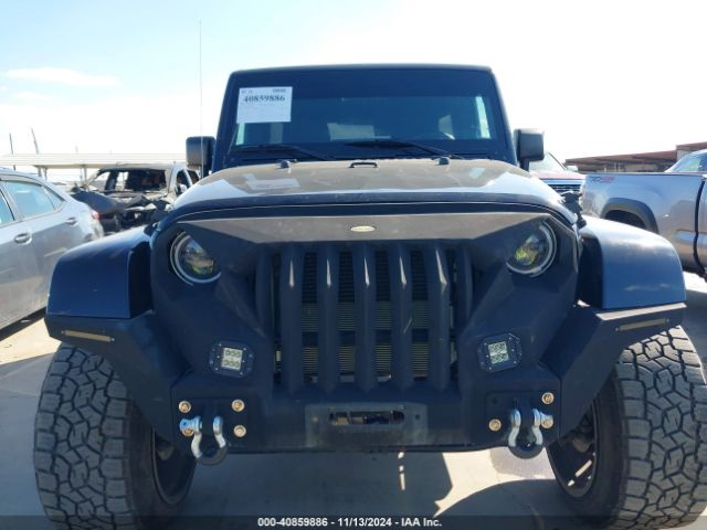 1C4HJWEG8HL572209 Jeep Wrangler Unlimited Sahara 4x4