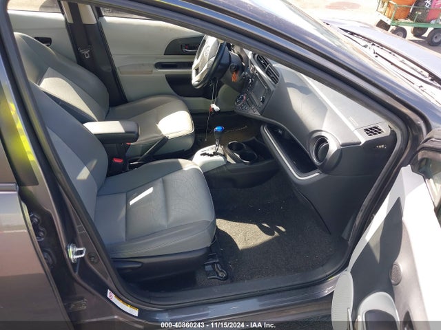Toyota Prius C Four/one/three/two 2014 JTDKDTB35E1061724 Image 5