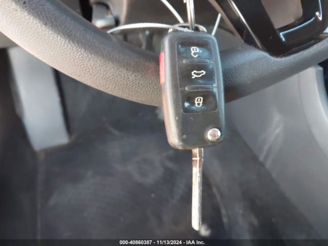 1VWAT7A39HC032837 Volkswagen Passat 1.8t S