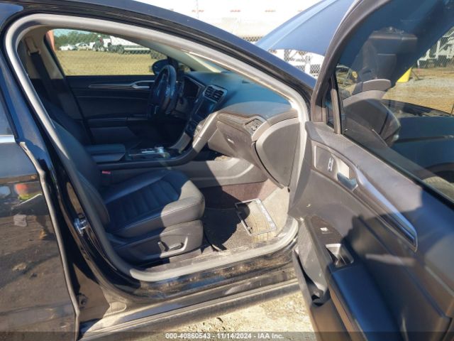 3FA6P0HD2HR326557 Ford FUSION SE