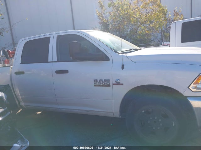 3C6UR4CL0JG104870 RAM 2500 Tradesman  4x2 6'4 Box