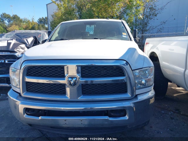 3C6UR4CL0JG104870 RAM 2500 Tradesman  4x2 6'4 Box
