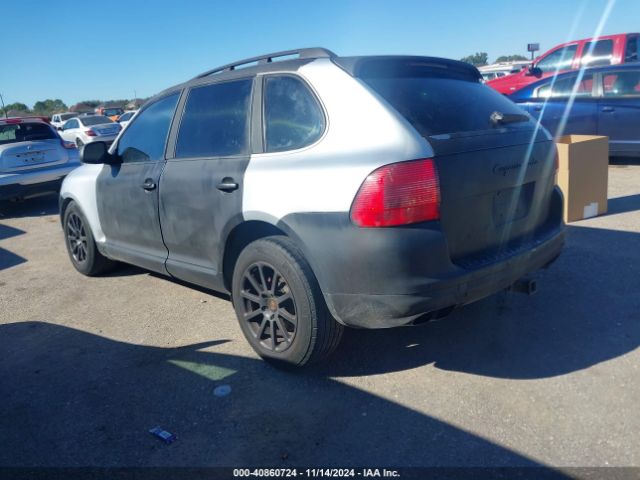 2005 PORSCHE CAYENNE WP1AC29P05LA91184 Photo 2