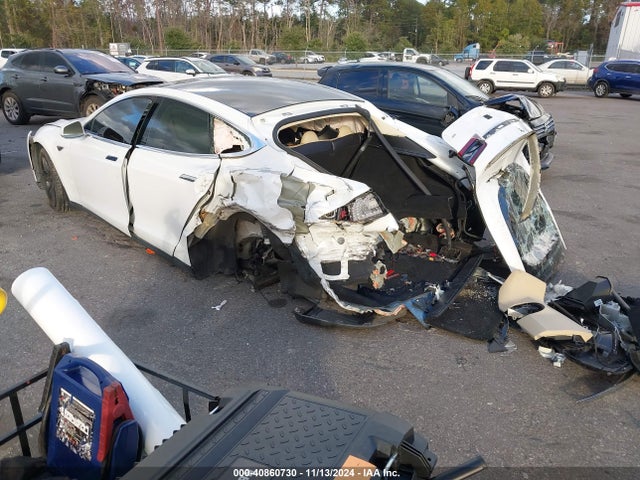 2013 TESLA MODEL S 5YJSA1CN6DFP15679 Photo 2