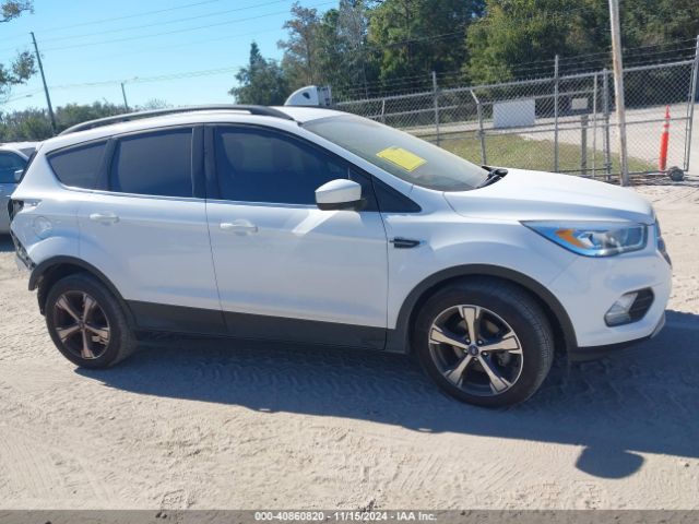 1FMCU0HDXJUB97175 Ford ESCAPE SEL