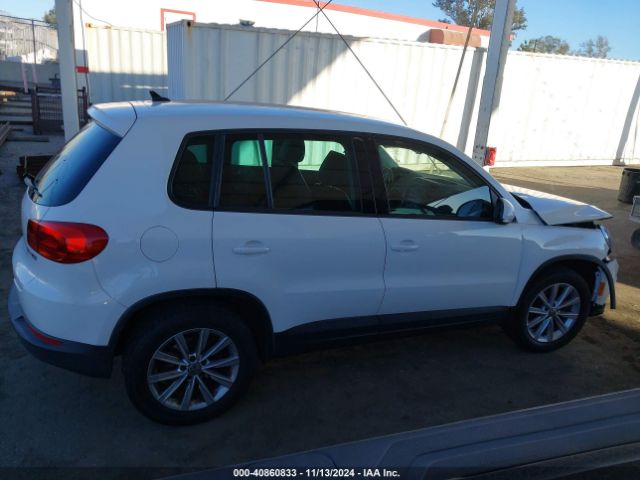 WVGAV3AXXEW521021 Volkswagen TIGUAN SE