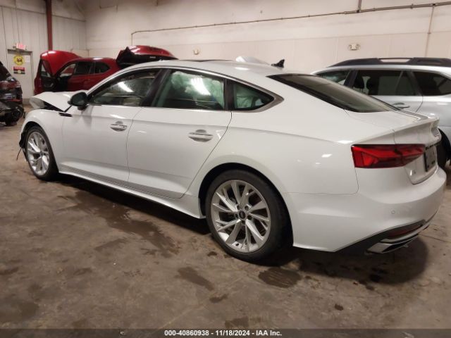 2022 AUDI A5 SPORTBACK WAUCBCF51NA003872 Photo 2