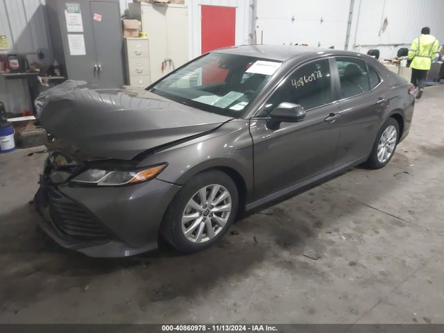 Toyota CAMRY LE 2020 4T1C11AK6LU359426 Image 2