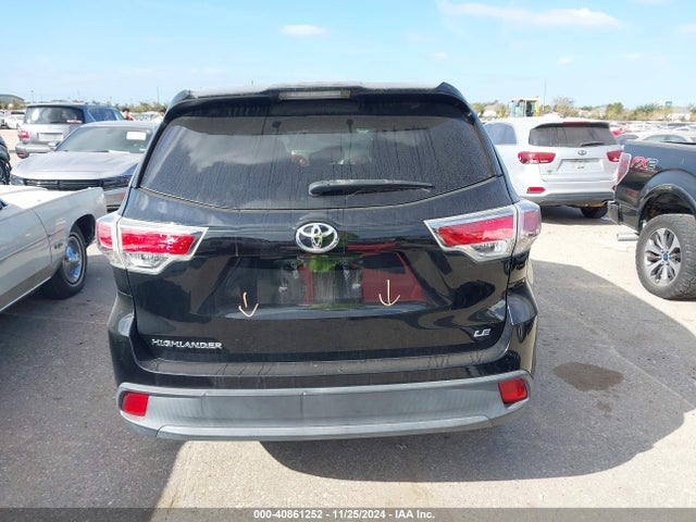 5TDZARFH9FS016239 Toyota Highlander Le