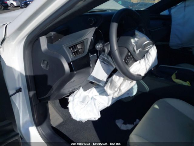 58ADA1C1XNU023556 Lexus ES 300H