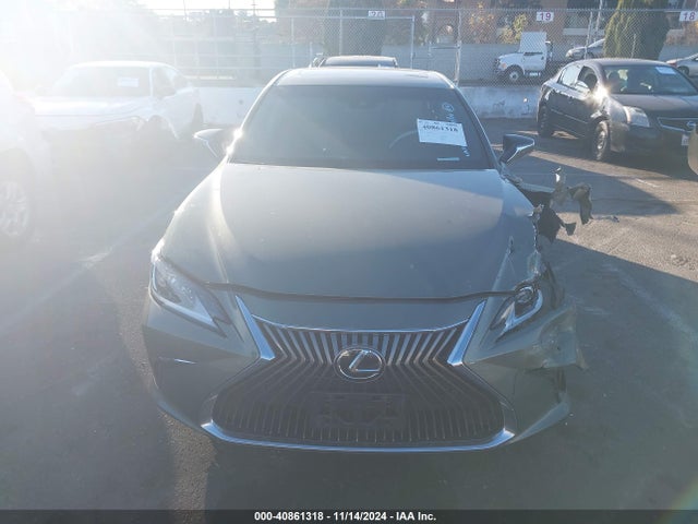 58AD11D12MU004366 Lexus ES 250