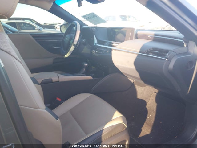 58AD11D12MU004366 Lexus ES 250