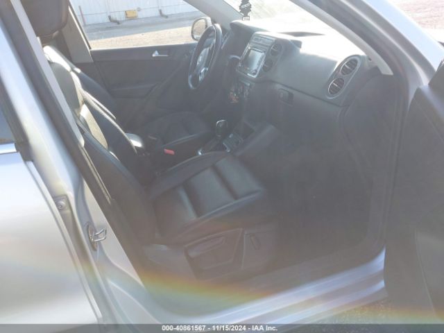 WVGAV7AX1FW502320 Volkswagen TIGUAN SE
