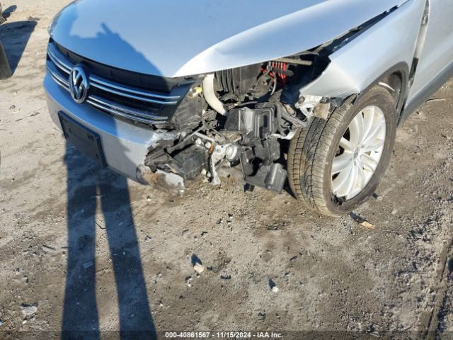WVGAV7AX1FW502320 Volkswagen TIGUAN SE