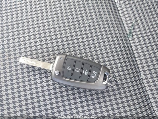 KM8K12AA6KU201725 Hyundai Kona Se