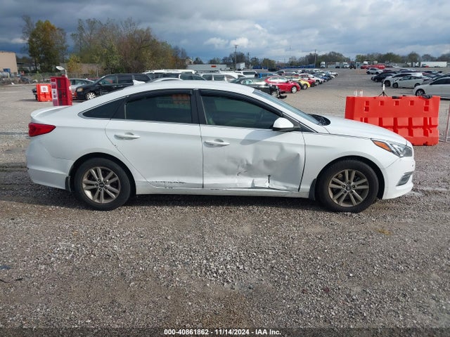 Hyundai SONATA SE 2015 5NPE24AF9FH228052 Image 13