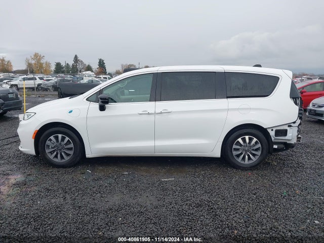 Chrysler Pacifica Hybrid Select 2024 2C4RC1S70RR153561 Image 15