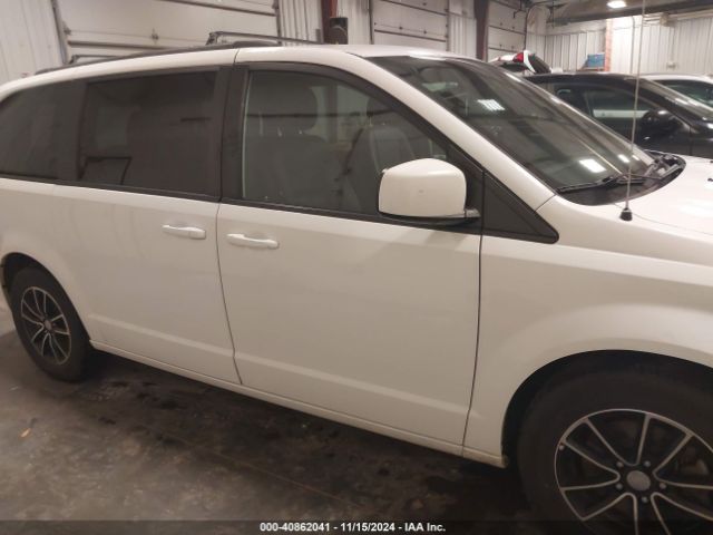 2C4RDGEG4JR302098 Dodge Grand Caravan Gt