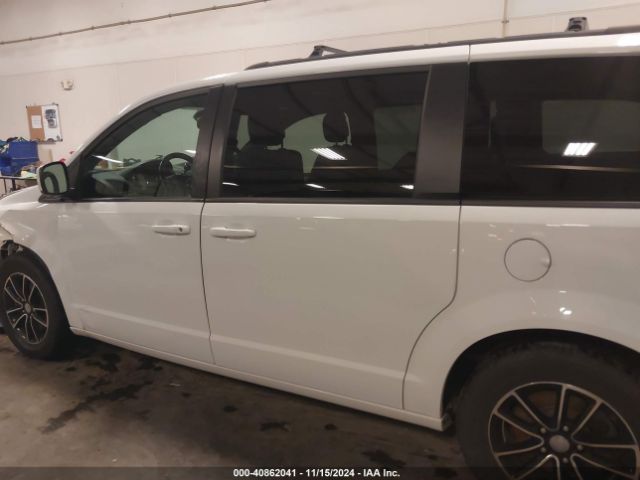 2C4RDGEG4JR302098 Dodge Grand Caravan Gt