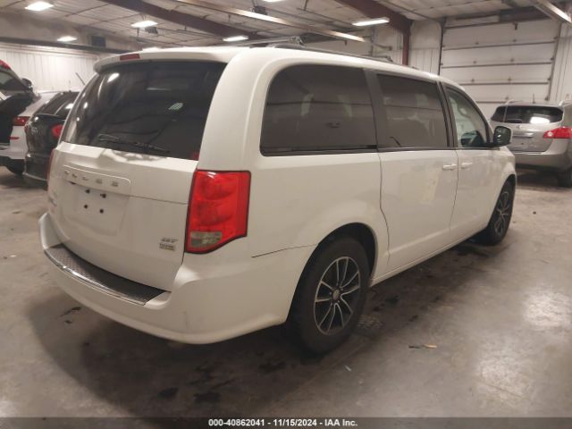 2C4RDGEG4JR302098 Dodge Grand Caravan Gt