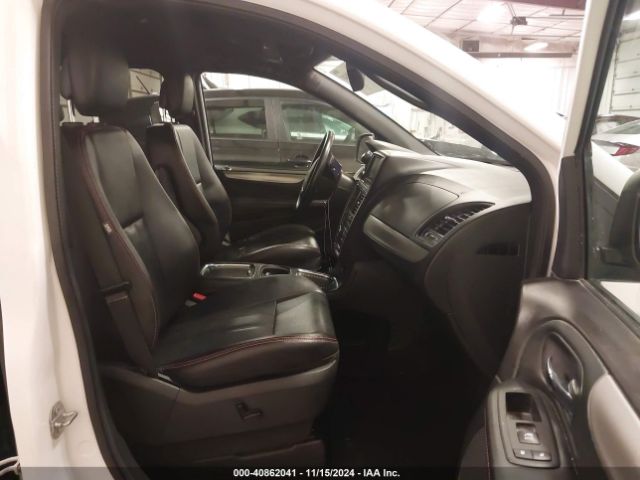 2C4RDGEG4JR302098 Dodge Grand Caravan Gt