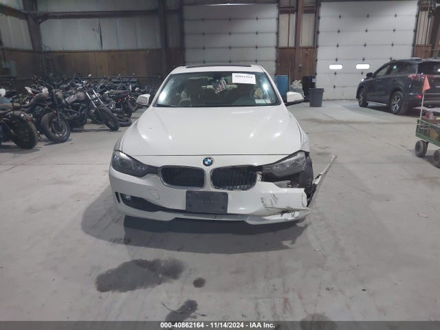 BMW 320i Xdrive 2014 WBA3C3C54EF986924 Image 12