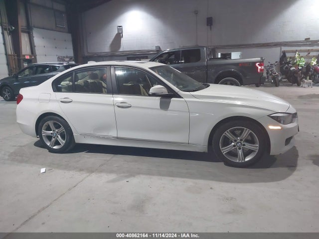 BMW 320i Xdrive 2014 WBA3C3C54EF986924 Image 13