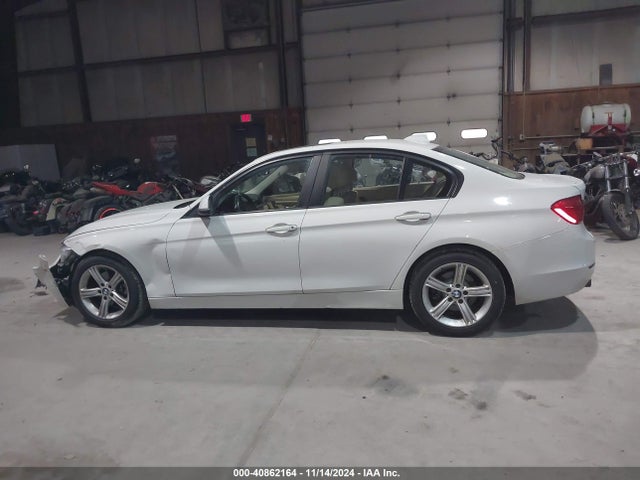BMW 320i Xdrive 2014 WBA3C3C54EF986924 Image 14