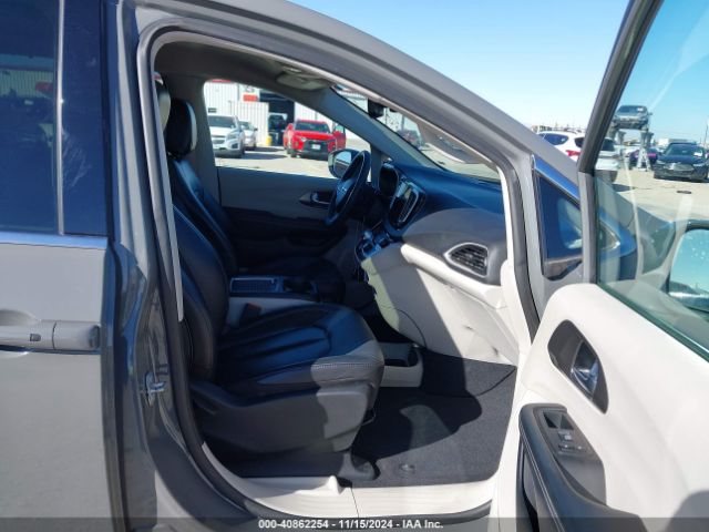 2C4RC1BG2NR182568 Chrysler Pacifica Touring L
