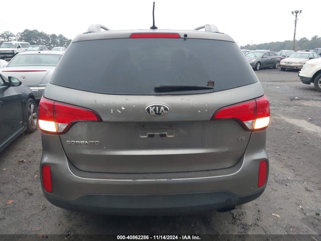 KIA Sorento Lx V6 2015 5XYKTDA79FG607987 Image 16