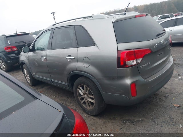 KIA Sorento Lx V6 2015 5XYKTDA79FG607987 Image 3