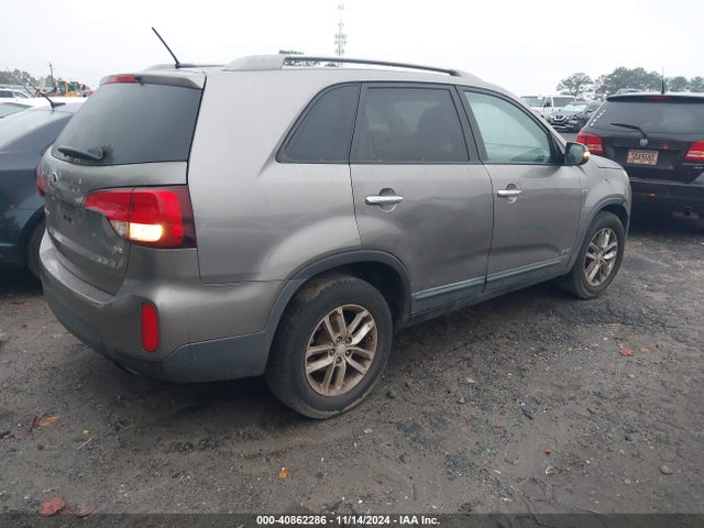 KIA Sorento Lx V6 2015 5XYKTDA79FG607987 Image 4