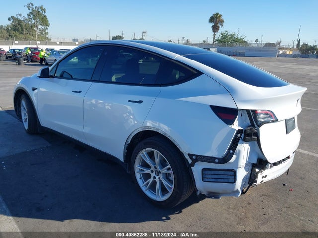 2021 TESLA MODEL Y 5YJYGDEE8MF271017 Photo 2