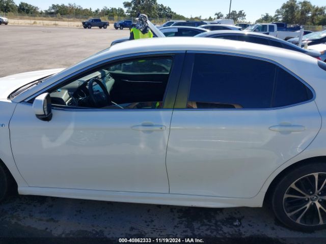 4T1B21HK6JU500538 Toyota Camry Hybrid Se