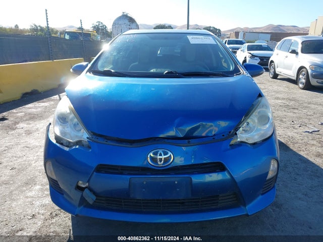 JTDKDTB3XE1571082 Toyota Prius C One