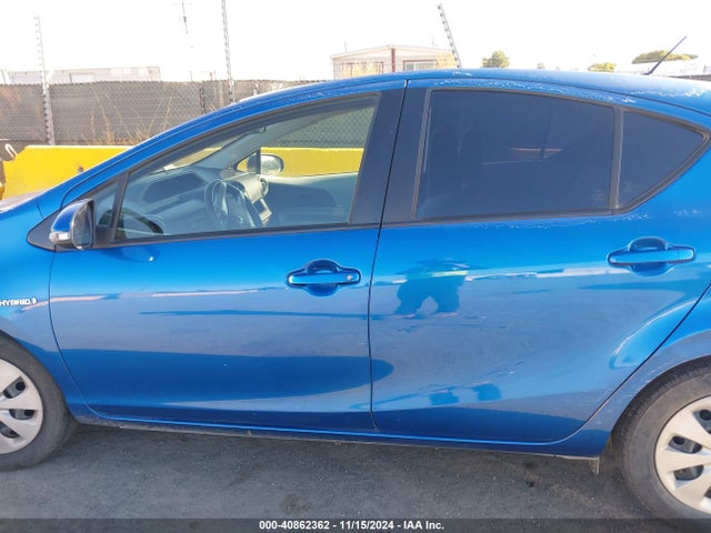 JTDKDTB3XE1571082 Toyota Prius C One