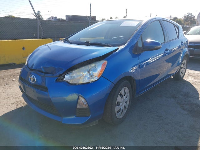 JTDKDTB3XE1571082 Toyota Prius C One