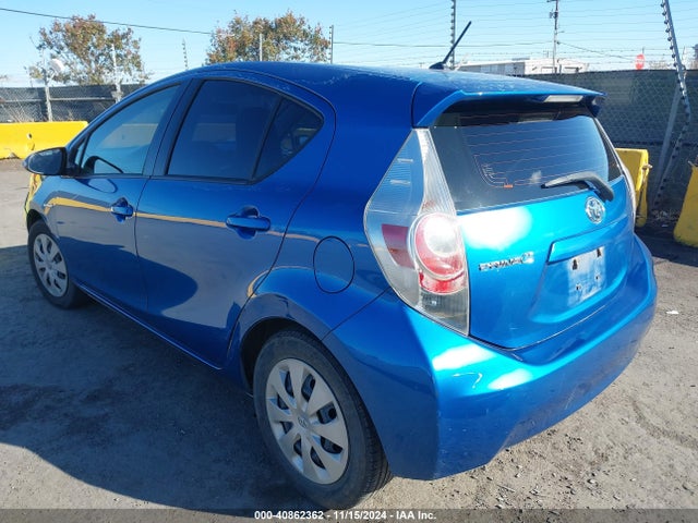 JTDKDTB3XE1571082 Toyota Prius C One