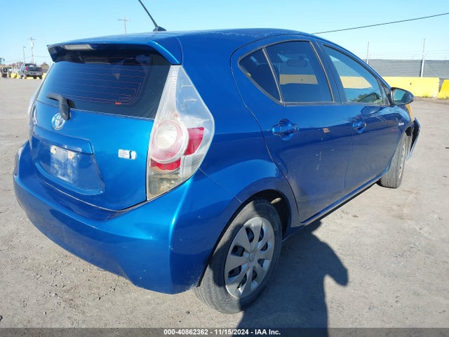 JTDKDTB3XE1571082 Toyota Prius C One