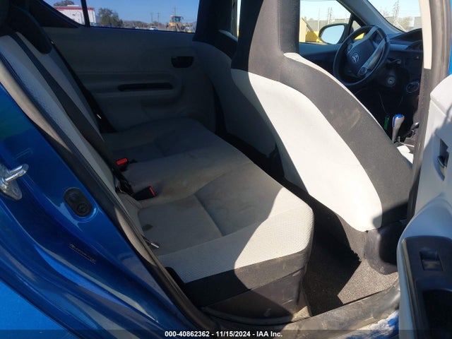 JTDKDTB3XE1571082 Toyota Prius C One